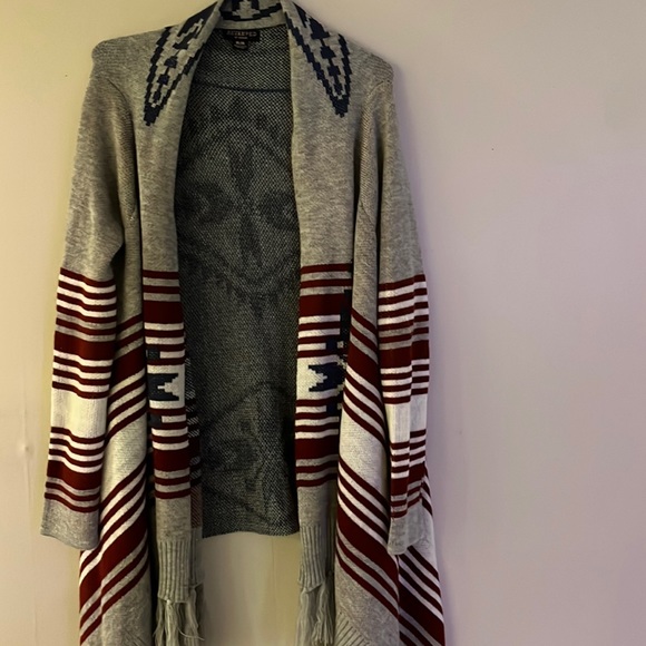 Revamped Sweaters - Beautiful multicolour cardigan